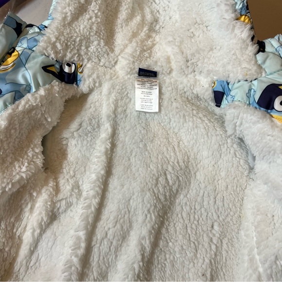 Bluey Cartoon Character Puffer Jacket size 2T - Picture 6 of 7